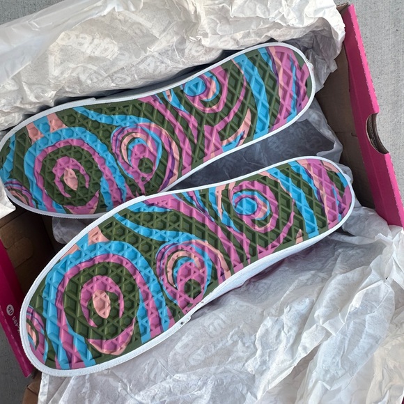 NEW pink Barbie platform vans sz 8 - Picture 6 of 9